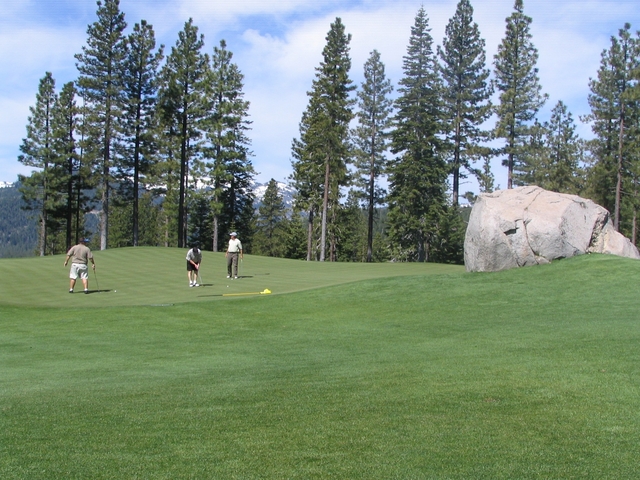 Coyote Moon - Truckee golf course - Lake Tahoe/Reno - No. 7 green rock