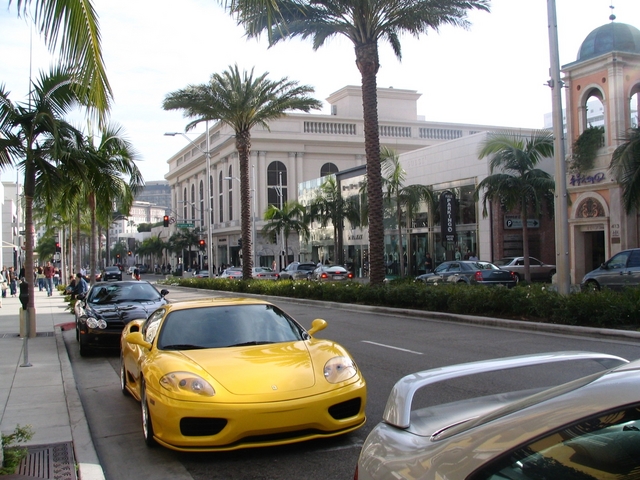 Rodeo Drive - Beverly Hills' ritzy shopping - Ferrari