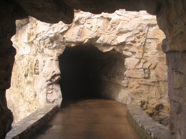 trumpwaterfalltunnel