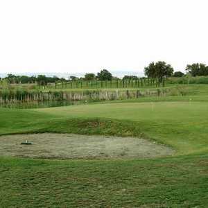 Old River GC: chipping green & sand bunker
