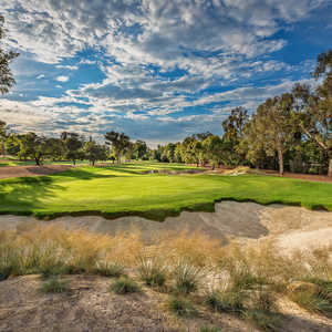 Los Robles Greens: #9